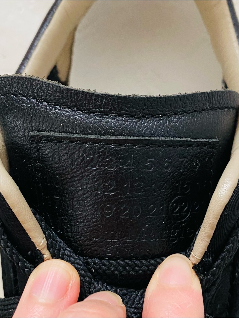 $690 Maison Margiela Black Leather Suede Gum Sole 50-50 Low Top Sneakers Size 7 - Picture 12 of 15